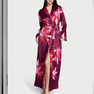 NWT Victoria’s Secret Satin Long Robe Ziggy Floral Multi